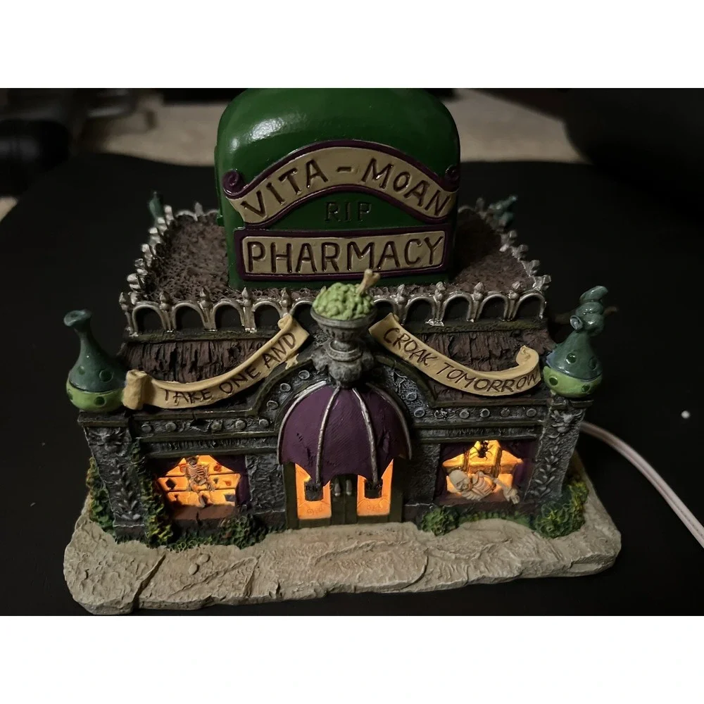 Munsters Hawthorne Village Vita Moan Pharmacy Lights Working Halloween‎ FLAW